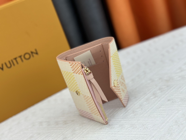 LVコピーウォレット着用イメージ